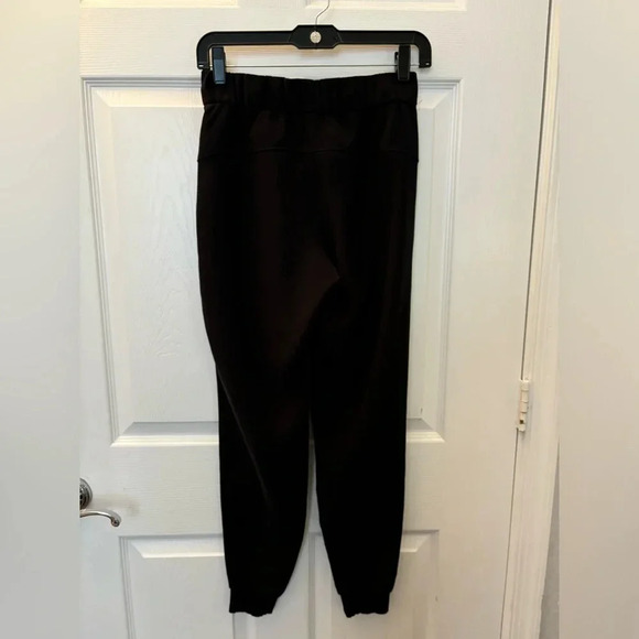Lululemon On The Fly Jogger
Black - Picture 5 of 8